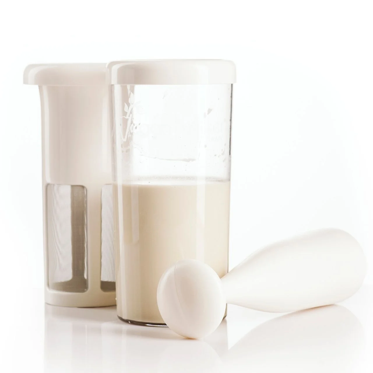 Vegan Milker Device Lets You Make Your Own Almond Milk, Oat Milk